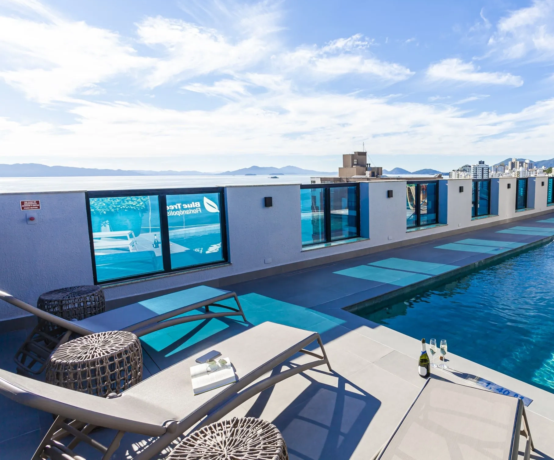 Piscina do Blue Tree Premium